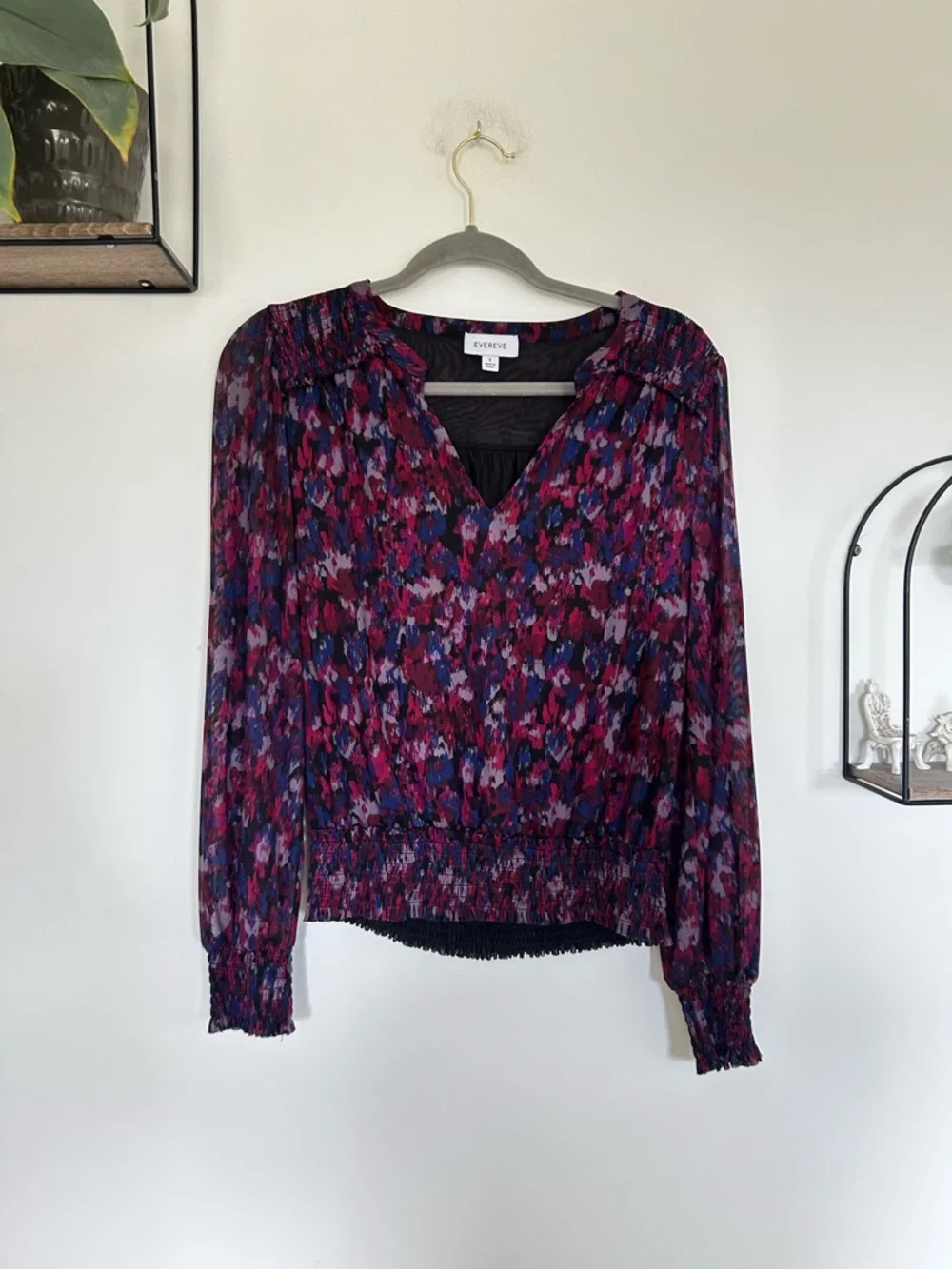 Evereve Abstract Print Meshed V Neck Long Sleeve Blouse Top Shirt Size Small